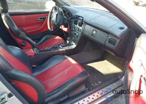 1998 Mercedes-Benz Slk 230 z USA, uszkodzony, nr VIN WDBKK47F6WF035800